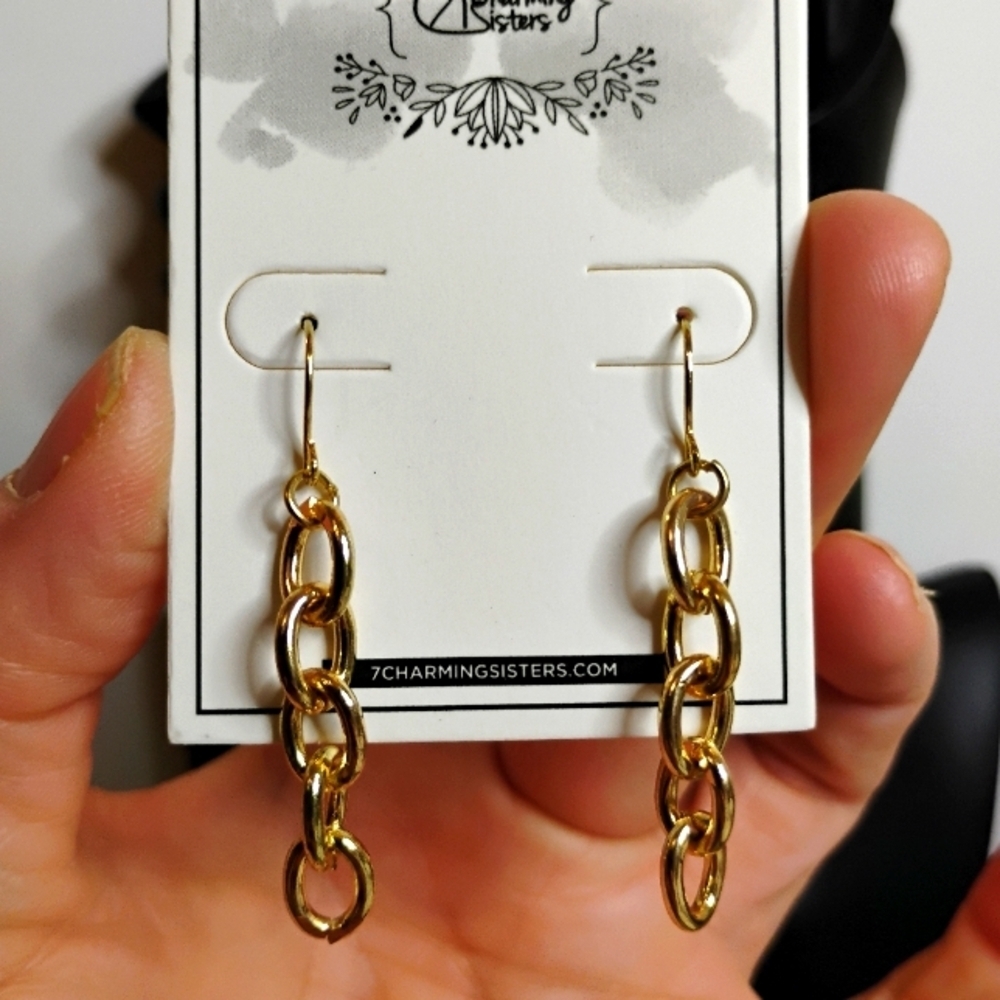 7 Charming Sisters Gold Tone Link Dangle Earrings